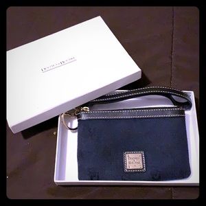 Dooney & Bourke wristlet